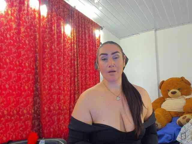 MeganHotCurvy MeganHotCurvy