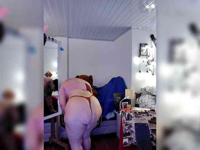 MeganHotCurvy