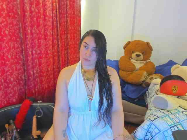 MeganHotCurvy webcam
