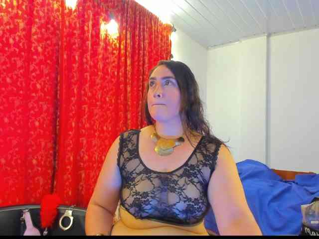 MeganHotCurvy