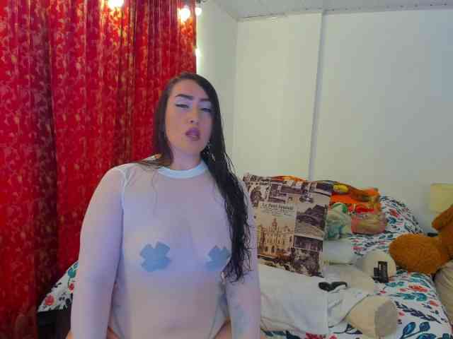 MeganHotCurvy webcam
