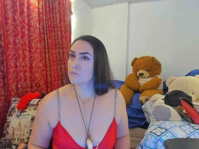 MeganHotCurvy webcam