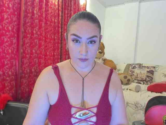 MeganHotCurvy