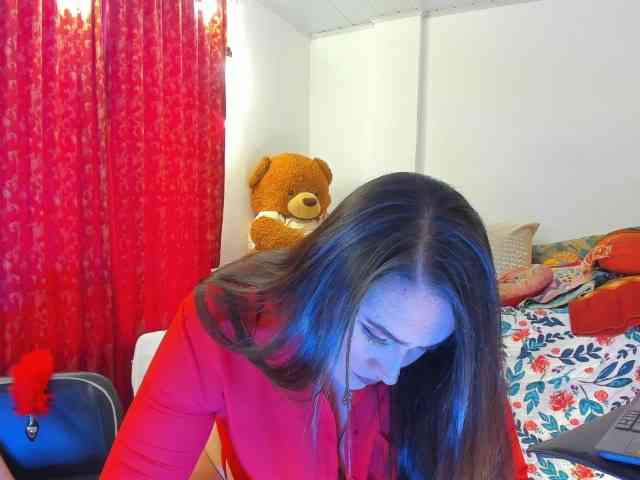 MeganHotCurvy webcam