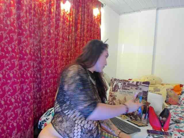 MeganHotCurvy