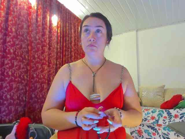 MeganHotCurvy webcam