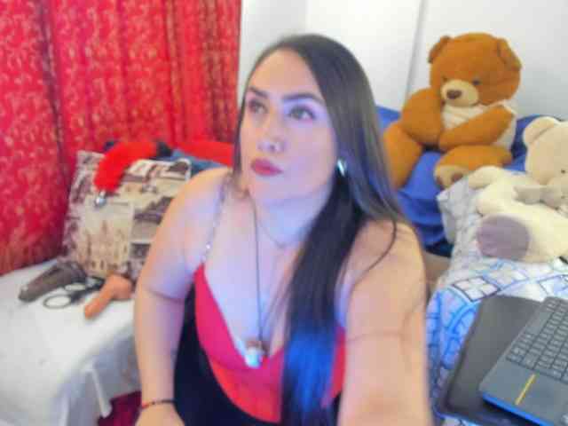 MeganHotCurvy webcam
