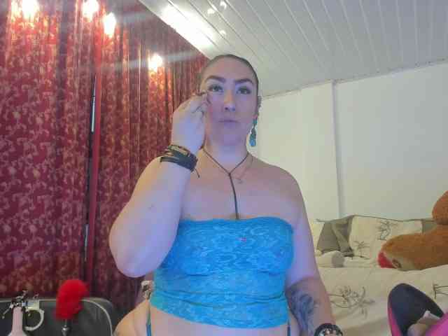 MeganHotCurvy