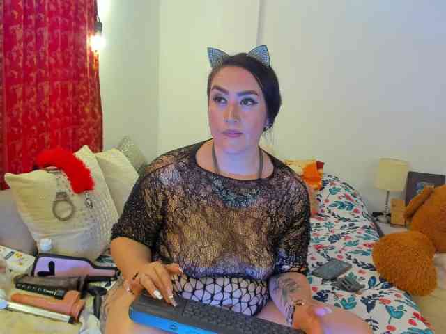 MeganHotCurvy MeganHotCurvy