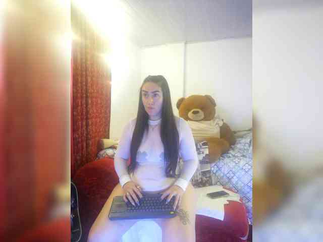 MeganHotCurvy webcam