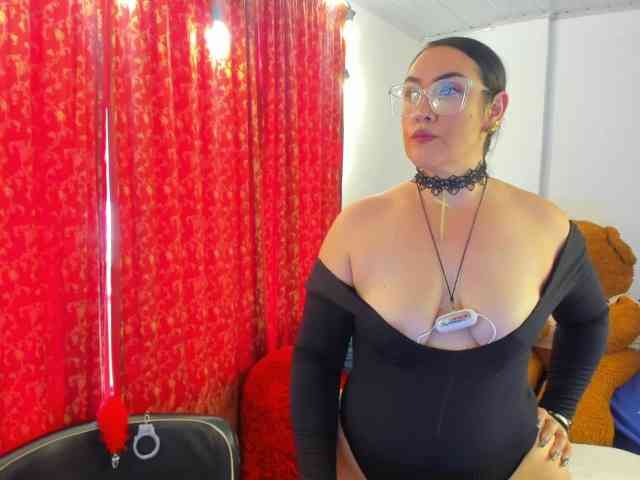 MeganHotCurvy
