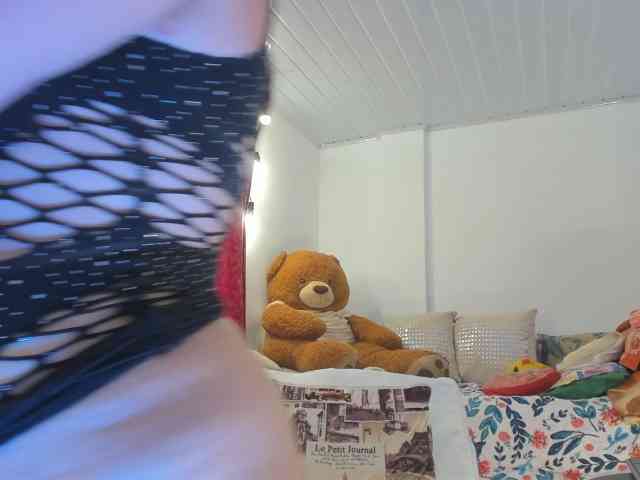 MeganHotCurvy webcam