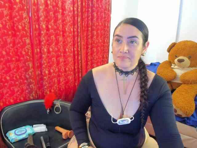 MeganHotCurvy
