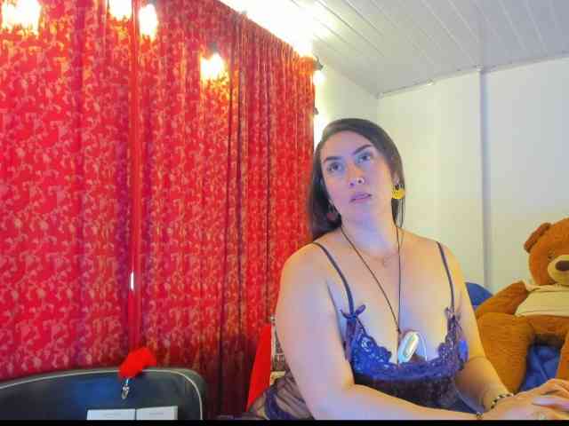 MeganHotCurvy webcam
