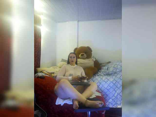 MeganHotCurvy webcam