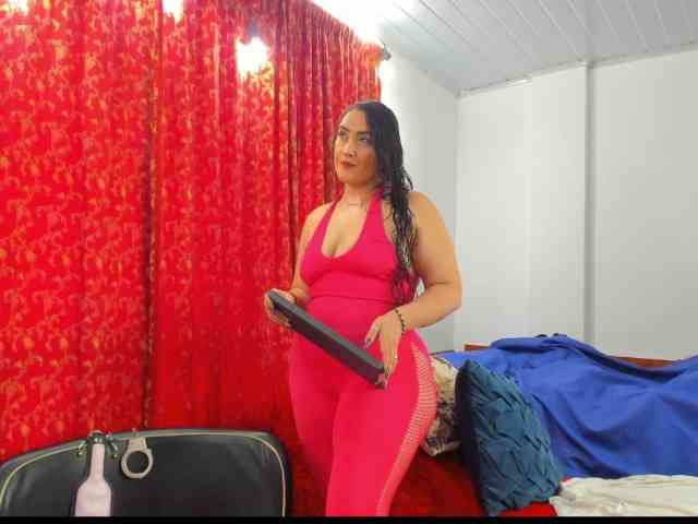 MeganHotCurvy