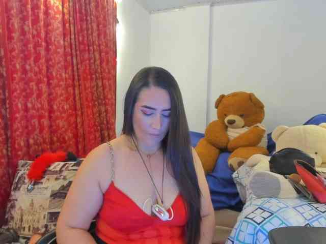 MeganHotCurvy webcam
