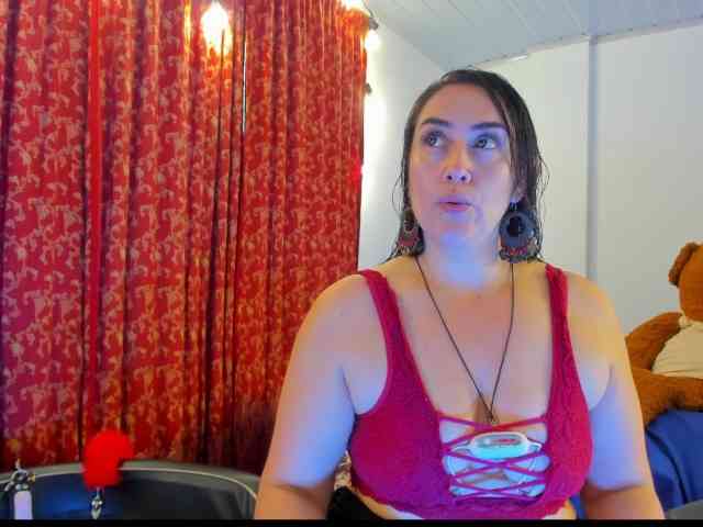 MeganHotCurvy