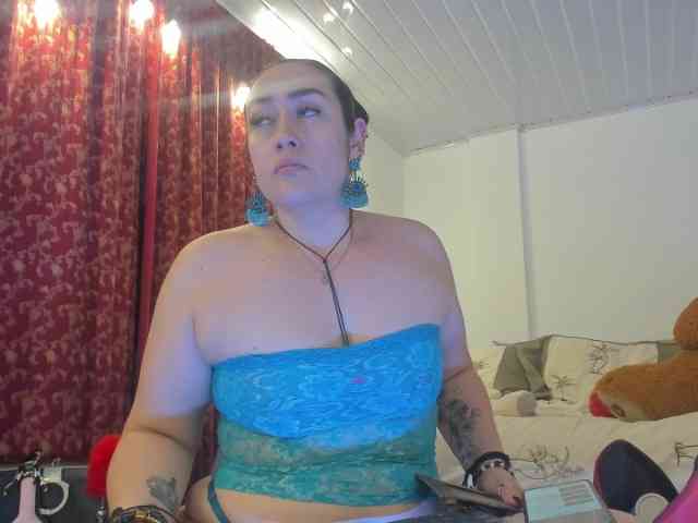 MeganHotCurvy's webcam live show