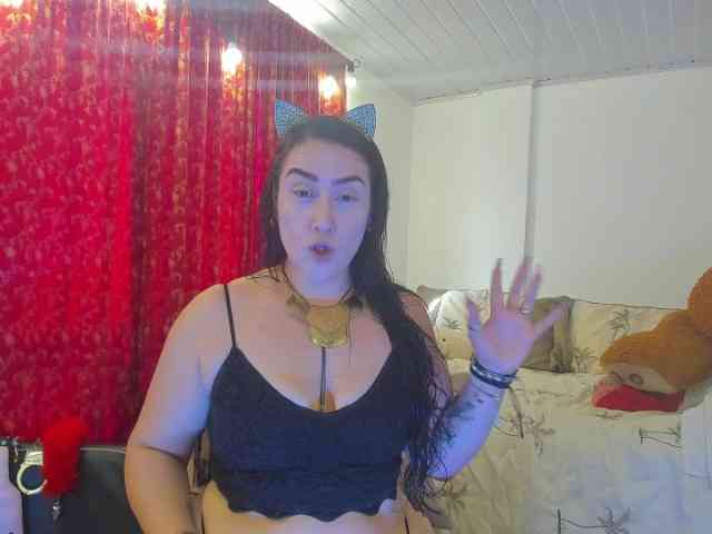 MeganHotCurvy