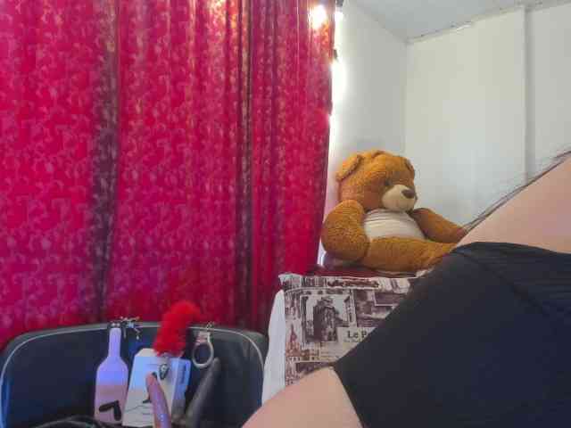 MeganHotCurvy webcam