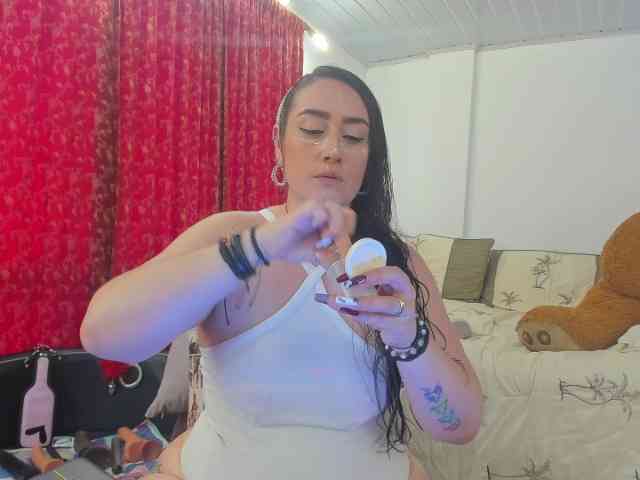 MeganHotCurvy