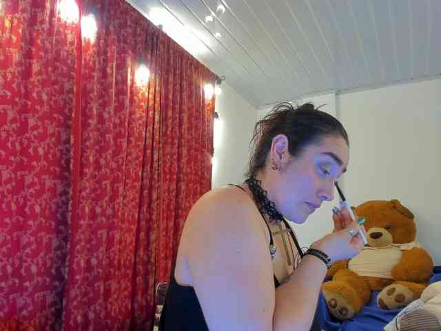 MeganHotCurvy webcam