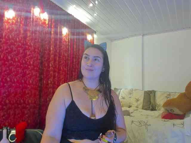 MeganHotCurvy