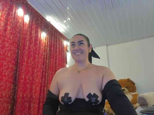 MeganHotCurvy MeganHotCurvy