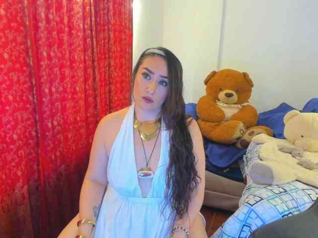 MeganHotCurvy