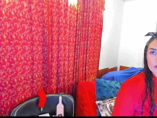 MeganHotCurvy webcam