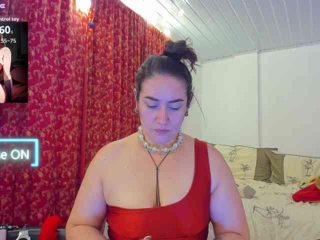 MeganHotCurvy MeganHotCurvy