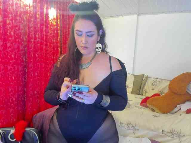 MeganHotCurvy
