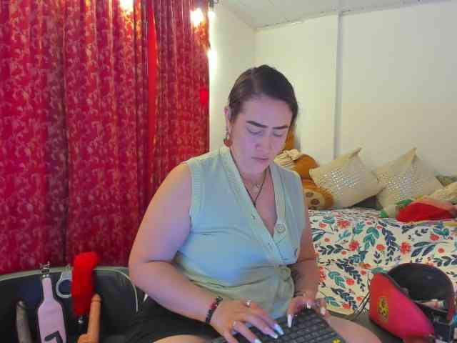 MeganHotCurvy