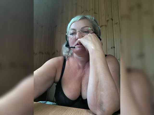 BLONDJob webcam
