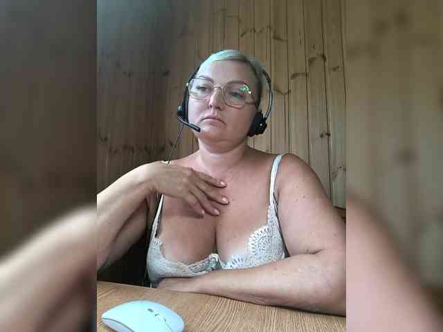 BLONDJob webcam