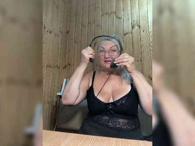 BLONDJob webcam