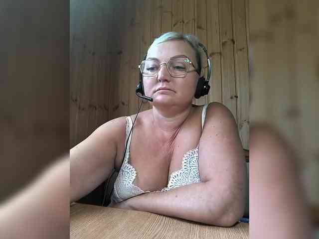 BLONDJob webcam