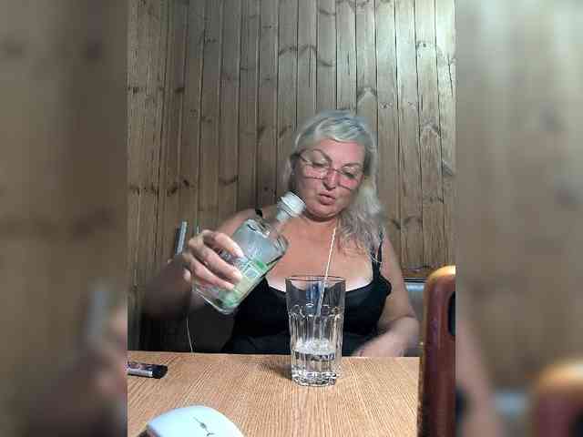 BLONDJob webcam