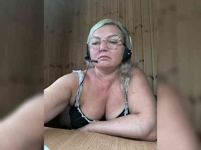 BLONDJob webcam