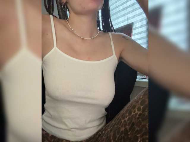 Asexysmile live cam on BongaCams