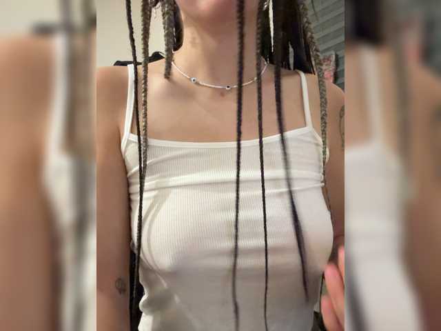 Asexysmile live cam on BongaCams