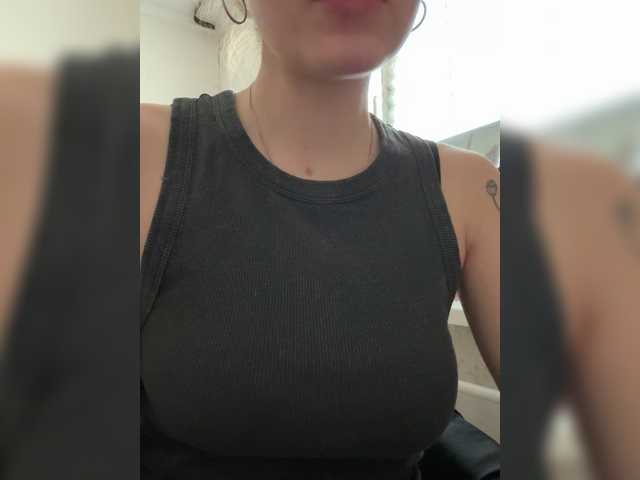 Asexysmile live cam on BongaCams