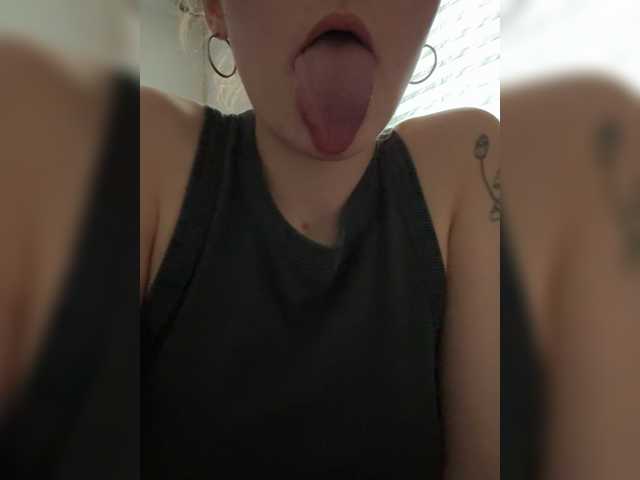 Asexysmile live cam on BongaCams