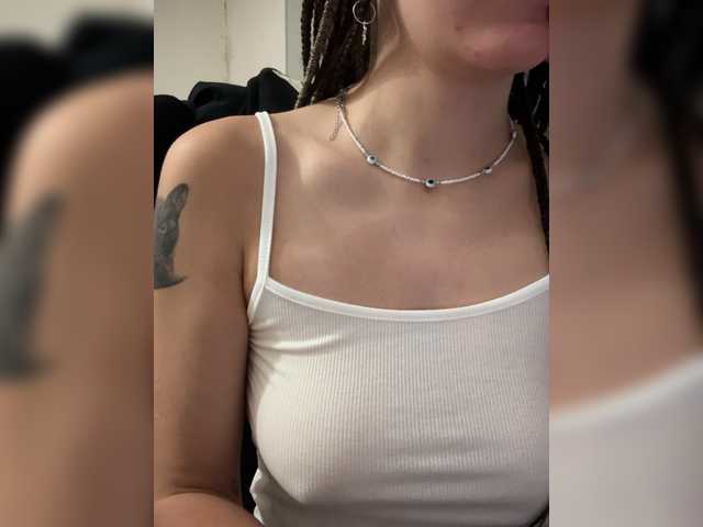 Asexysmile live cam on BongaCams