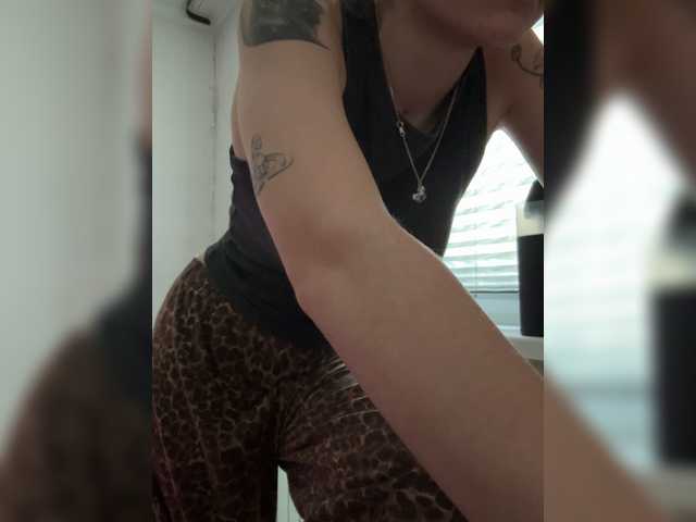 Asexysmile live cam on BongaCams