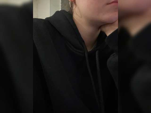 Asexysmile live cam on BongaCams