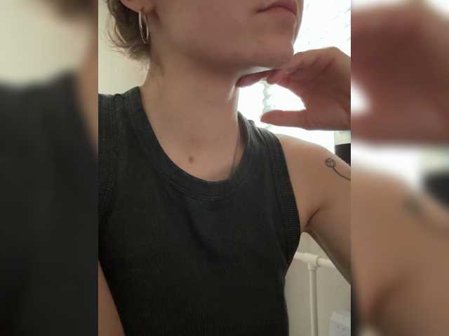 Asexysmile live cam on BongaCams