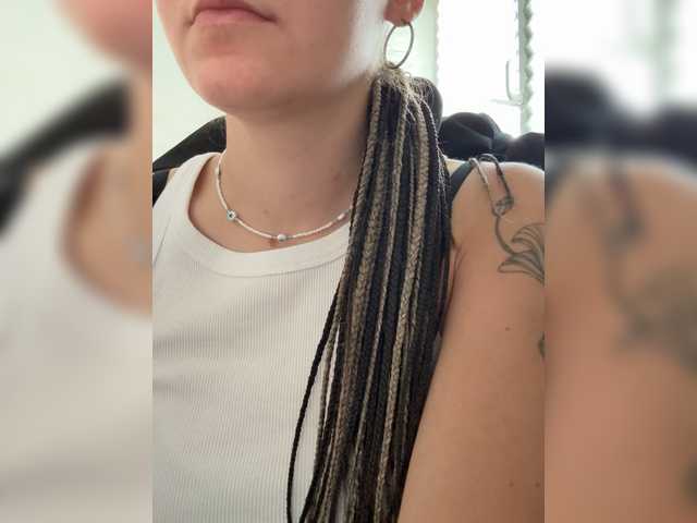 Asexysmile live cam on BongaCams