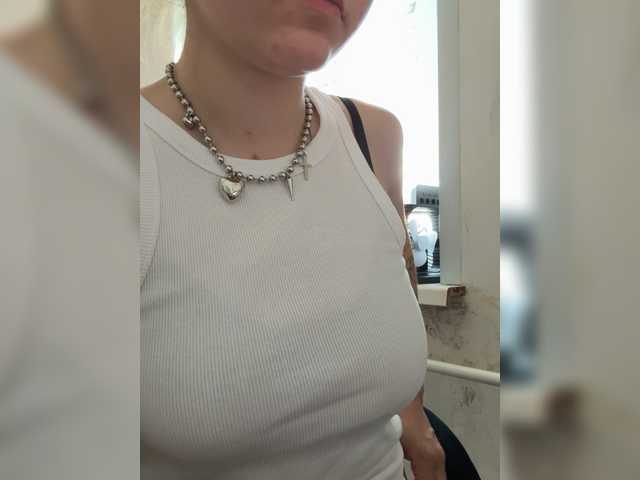 Asexysmile live cam on BongaCams